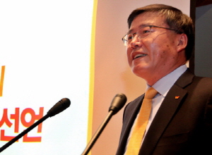  박인식 SK텔레콤 사업총괄은 지난 1월 기자간담회에서 시장점유율 50% 절대 사수를 강조했다. ⓒ SK텔레콤