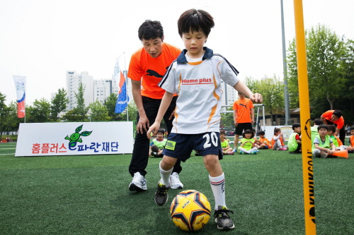  홈플러스 어린이 무료 건강축구 프로그램. ⓒ 홈플러스