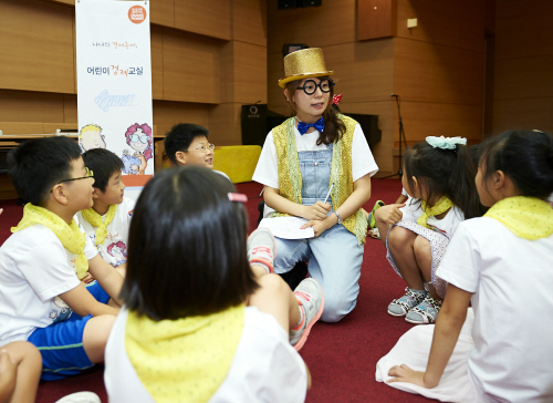  ING생명은 연극을 통해 어린이들이 올바른 경제관념을 가질 수 있도록 초등학생 대상으로 경제교실을 진행한다. ⓒ ING생명