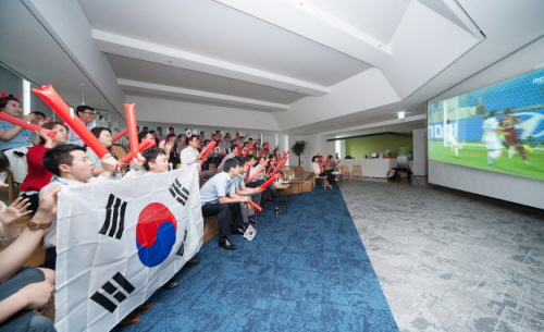  'THE신나는라이나'는 직원들에게 새로운 활력을 불어넣고자 하는 취지에서 홍봉성 사장이 직접 제안했다. ⓒ 라이나생명