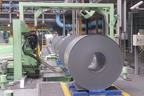  현대제철 당진제철소에서 생산한 냉연코일. 돌돌말린 모습이 두루마리 화장지를 떠울리게한다. = 이보배 기자