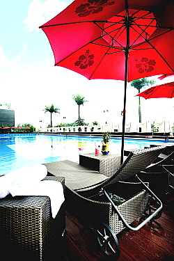  쉐라톤그랜드워커힐 야외수영장 리버파크. ⓒ 쉐라톤그랜드워커힐