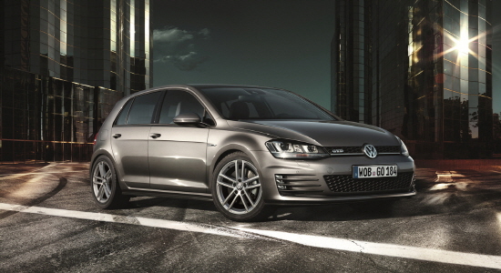  강력한 성능과 효율성을 모두 갖춘 디젤 스포티 퍼포먼스 카 '골프 GTD' 신형 모델은 MQB 플랫폼으로 새롭게 설계돼 더욱 강력한 캐릭터와 함께 역사상 가장 빠르면서 효율적인 성능을 제공한다.