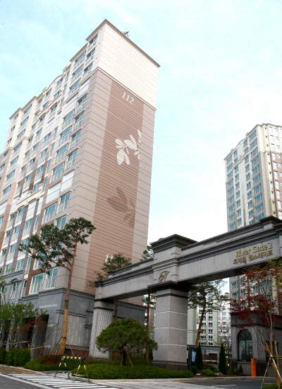  현대건설이 개발한 최첨단 유비쿼터스 시스템이 적용된 퇴계원 힐스테이트 외관. ⓒ 현대건설