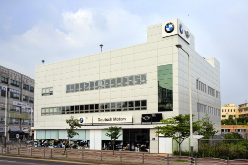 도이치 모터스는 최근 BMW 그룹이 주최하는 전 세계 딜러 대회 '엑설런스 인 세일즈(Excellence in Sales 2012)'에서 고객만족 부문 우수 딜러로 선정된 바 있다. ⓒ BMW 그룹 코리아