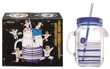  카페베네 롤리블루 에디션 제품 케이스(좌), 롤리블루 에디션(우). ⓒ 카페베네