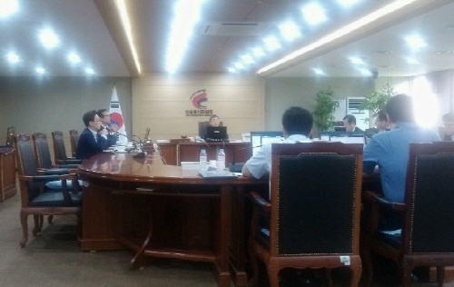 방송통신위원회는 9일 회의를 열고 단말기 보조금 상한선을 25~35만원간 범위에서 탄력적 운영하기로 했다. = 임혜현 기자