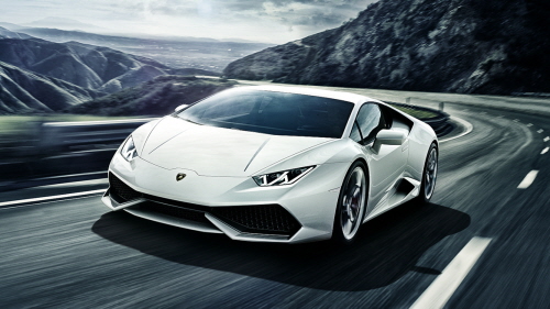 우라칸 LP 610-4는 초 경량소재인 탄소섬유 강화 폴리머와 알루미늄 구조물로 만든 섀시를 통해 공차중량은 1422kg에 불과하며, 우수한 강성으로 레이싱 카와 같은 정교한 핸들링과 안정적인 주행을 선사한다. ⓒ 람보르기니