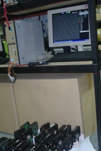  중고부품을 테스트하는 모습. = 임혜현 기자