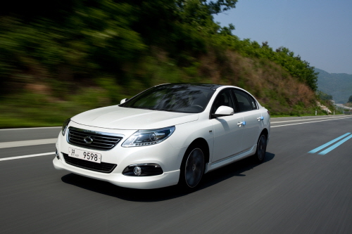  SM5 D는 안전함, 뛰어난 내구성, 안락한 승차감으로 대표되는 SM5의 기본가치에 뛰어난 연비, 르노의 디젤 기술력, 가격대비 최고의 효용성이 추가된 모델이다. ⓒ 르노삼성자동차