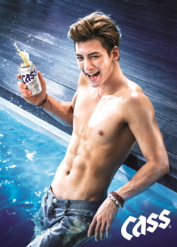  카스 후레쉬 모델 지창욱. ⓒ 오비맥주