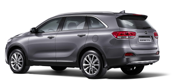  '올 뉴 쏘렌토'는 혁신적인 디자인과 한 층 강화된 안전성, 각종 편의사양 및 첨단 신기술이 적용됐음에도 불구하고 가격 인상폭을 최소화 한 것이 특징이다. ⓒ 기아자동차