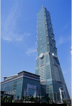  이랜드가 대만에 진출하며 대만 101빌딩에 티니위니, 후아유, 루고 등 3개 브랜드를 동시 개점한다. ⓒ 이랜드