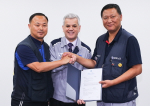  한국GM 노사는 19일, 부평 본사에서 '2014년 임단협 조인식'을 개최, 올해 노사교섭을 최종 마무리 지었다. Ⓒ 한국GM