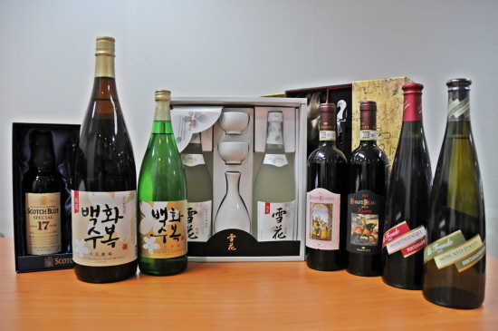  롯데주류가 2014년 추석을 맞아 전통주, 위스키, 와인 등 다양한 선물세트를 선보인다.ⓒ 롯데주류