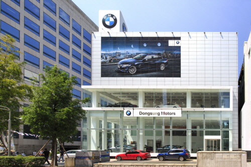  BMW 그룹 코리아는 이번 BMW 중앙 전시장 오픈으로 전국에 BMW 36곳, MINI 15곳 등 총 51개의 전시장을 마련했다. ⓒ BMW 코리아