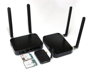  팬택의 3G&middot;LTE 모듈과 라우터 제품들. ⓒ 팬택