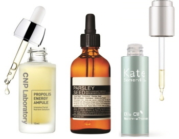  CNP차앤박화장품 CNP 프폴리스 에너지 앰플(좌), 이솝 파슬리 씨드 안티 옥시던트 세럼 100ml(가운데), 케이트서머빌 딜로 오일 트리트먼트(우). ⓒ 각사
