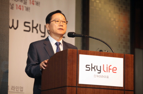  이남기 KT스카이라이프 사장은 6일 열린 기자간담회를 통해 기자들과 만나 합산규제를 반대하는 이유에 대해 설명했다. ⓒ KT스카이라이프