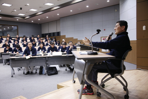  신한카드는 충주 소재 건설경영연수원에서 하반기  전사 대토론회를 개최했다. ⓒ 신한카드